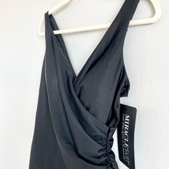 NWT Miraclesuit Razzle Dazzle Eclat Black One Piece Size 12 - Picture 9 of 9